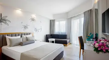 Side Aluna Hotel