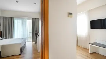 Side Aluna Hotel