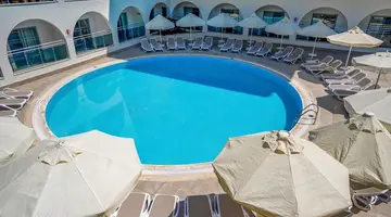 Side Aluna Hotel