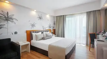 Side Aluna Hotel