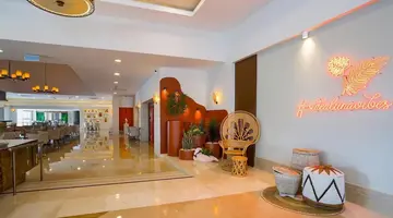 Side Aluna Hotel