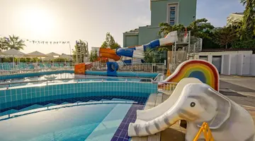 Side Aluna Hotel