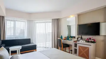 Side Aluna Hotel