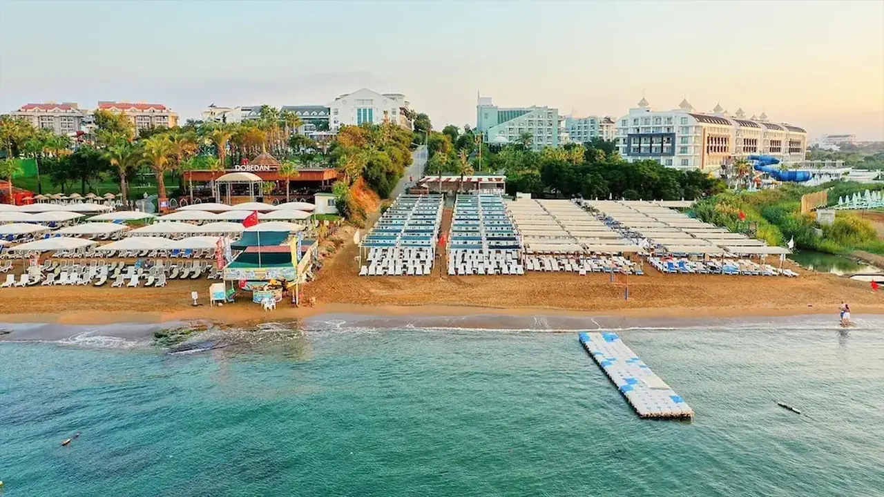 Side Aluna Hotel