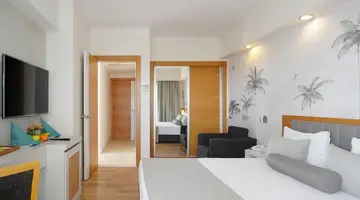 Side Aluna Hotel