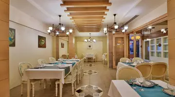 Side Aluna Hotel