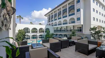 Side Aluna Hotel