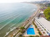 Side Beach Club