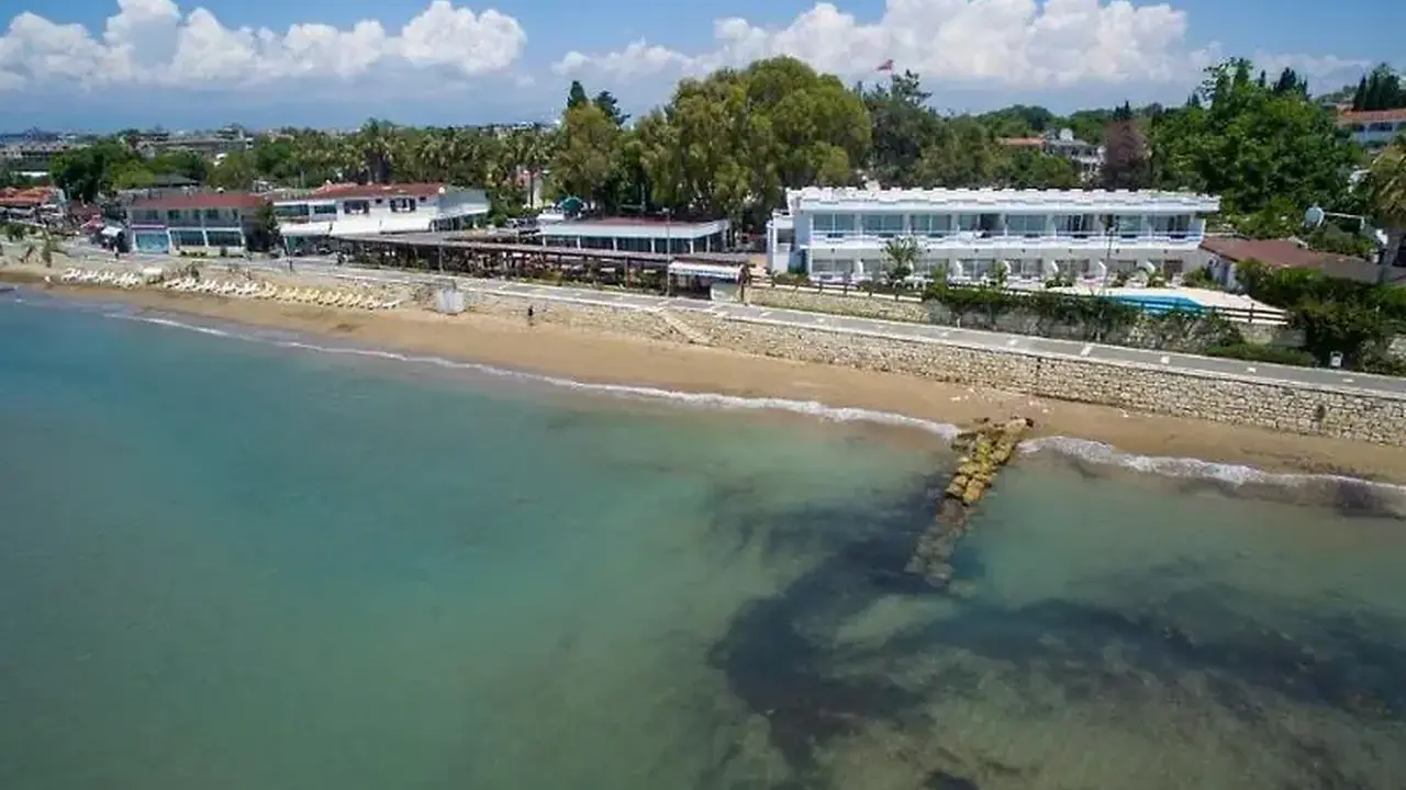 Side Beach Club