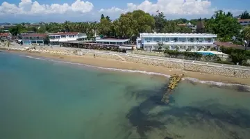 Side Beach Club