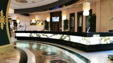 SIDE CROWN PALACE