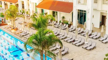 Side Premium Hotel