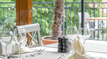 Side Star Beach Hotel
