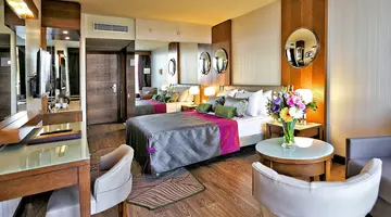 Side Star Elegance