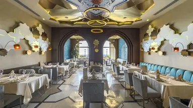 Side Star Elegance