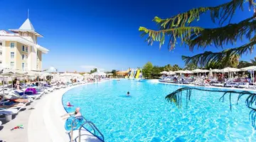 Side Star Resort