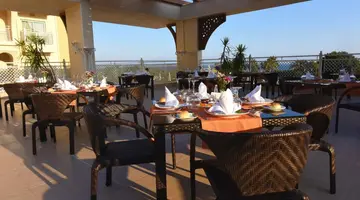 Side Star Resort