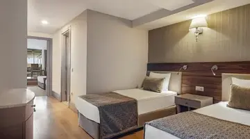 Side Star Resort
