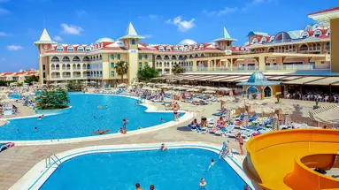 Side Star Resort