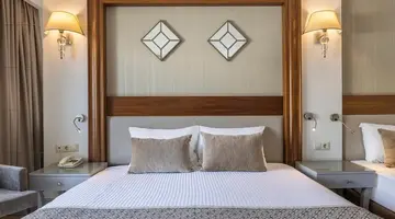 Side Star Resort