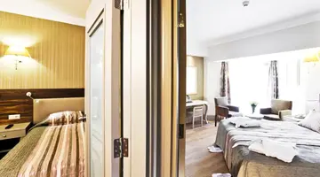 Side Star Resort