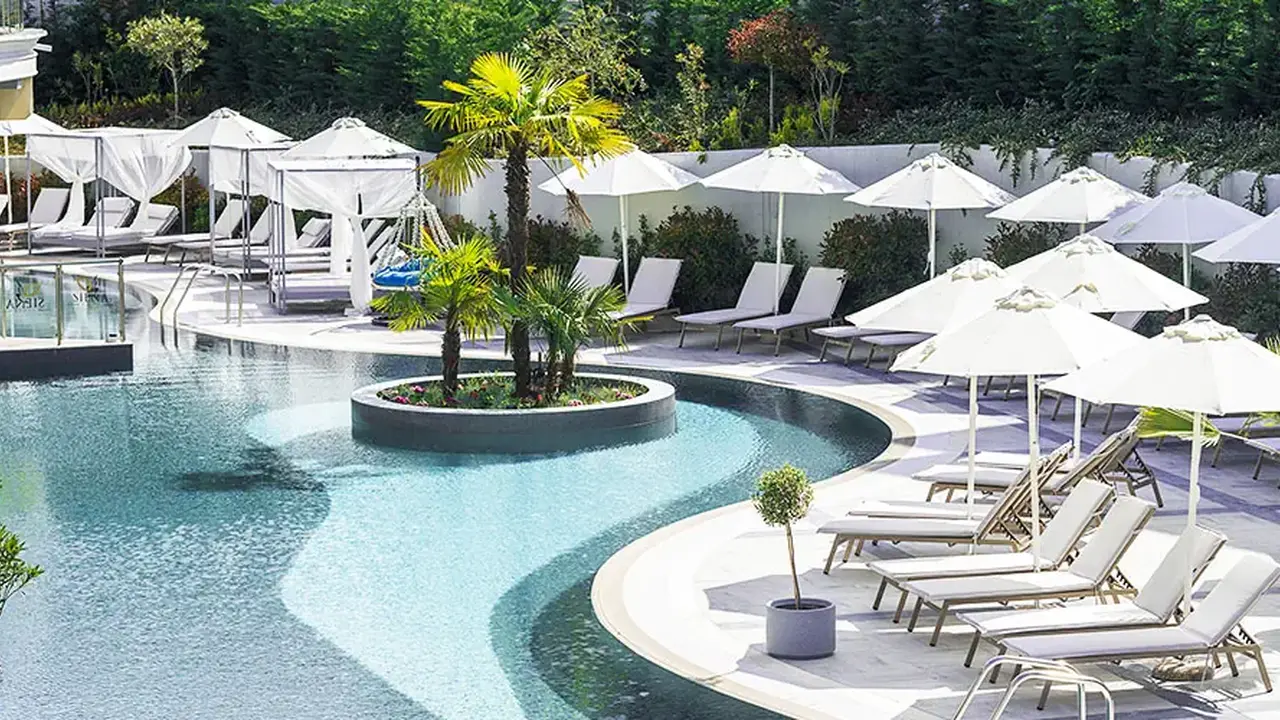 SIENA PREMIUM RETREAT