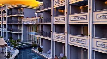 SIENA PREMIUM RETREAT