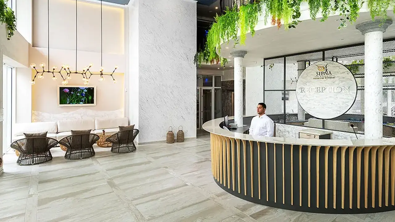 SIENA PREMIUM RETREAT