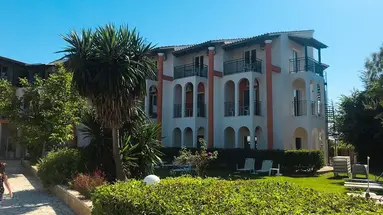 Silver Beach Hotel and Annexe Apartments