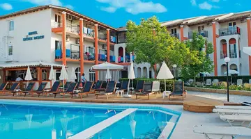 Silver Beach Hotel and Annexe Apartments