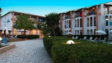 Silver Beach Hotel and Annexe Apartments