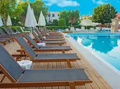 Silver Beach Hotel and Annexe Apartments