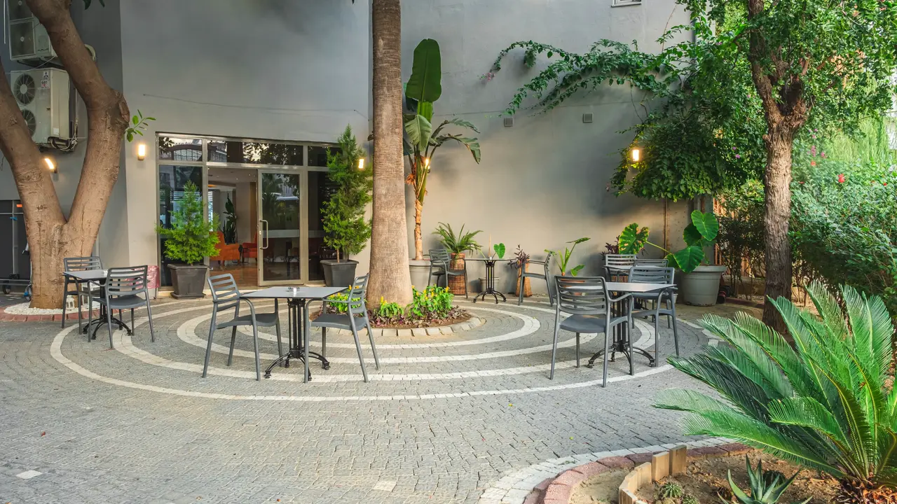 SIMPLY FINE HOTEL ALIZE
