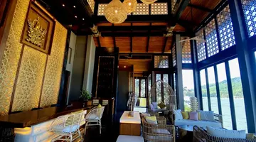 Sinae Phuket Luxury Hotel