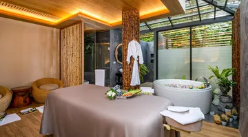 Sinae Phuket Luxury Hotel