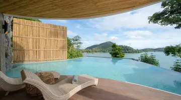 Sinae Phuket Luxury Hotel