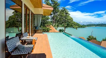 Sinae Phuket Luxury Hotel
