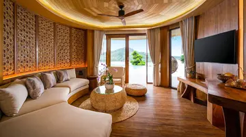 Sinae Phuket Luxury Hotel