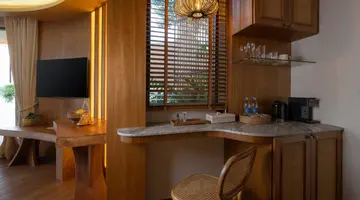 Sinae Phuket Luxury Hotel