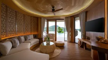 Sinae Phuket Luxury Hotel