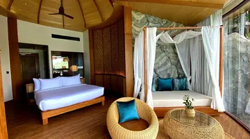 Sinae Phuket Luxury Hotel
