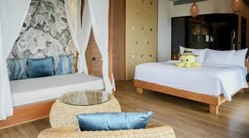 Sinae Phuket Luxury Hotel