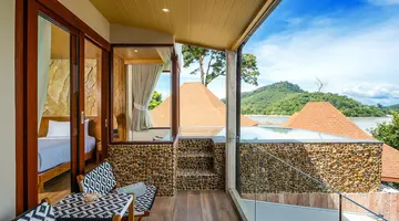 Sinae Phuket Luxury Hotel