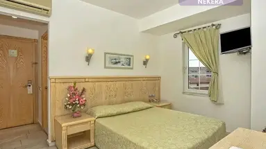 SINATRA HOTEL