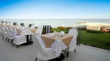 Sirena Beach Resort & Spa
