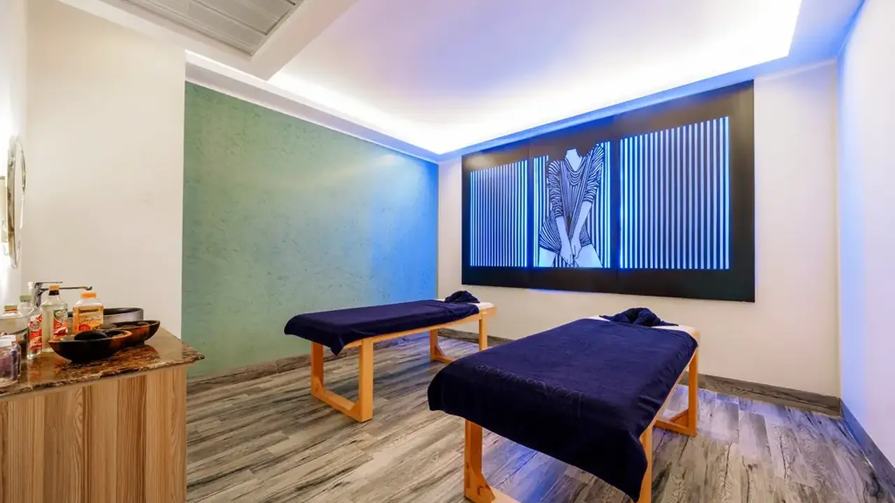 SIRENA BEACH RESORT & SPA
