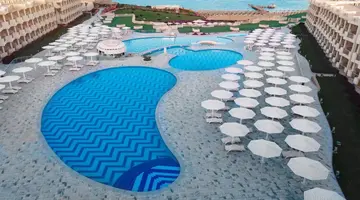 Sirena Beach Resort & Spa