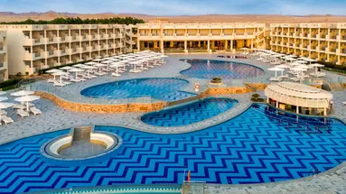 Sirena Beach Resort