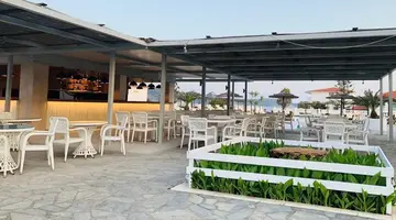 SIRENES BEACH RESORT
