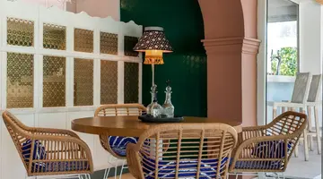 Sirocco Hotel